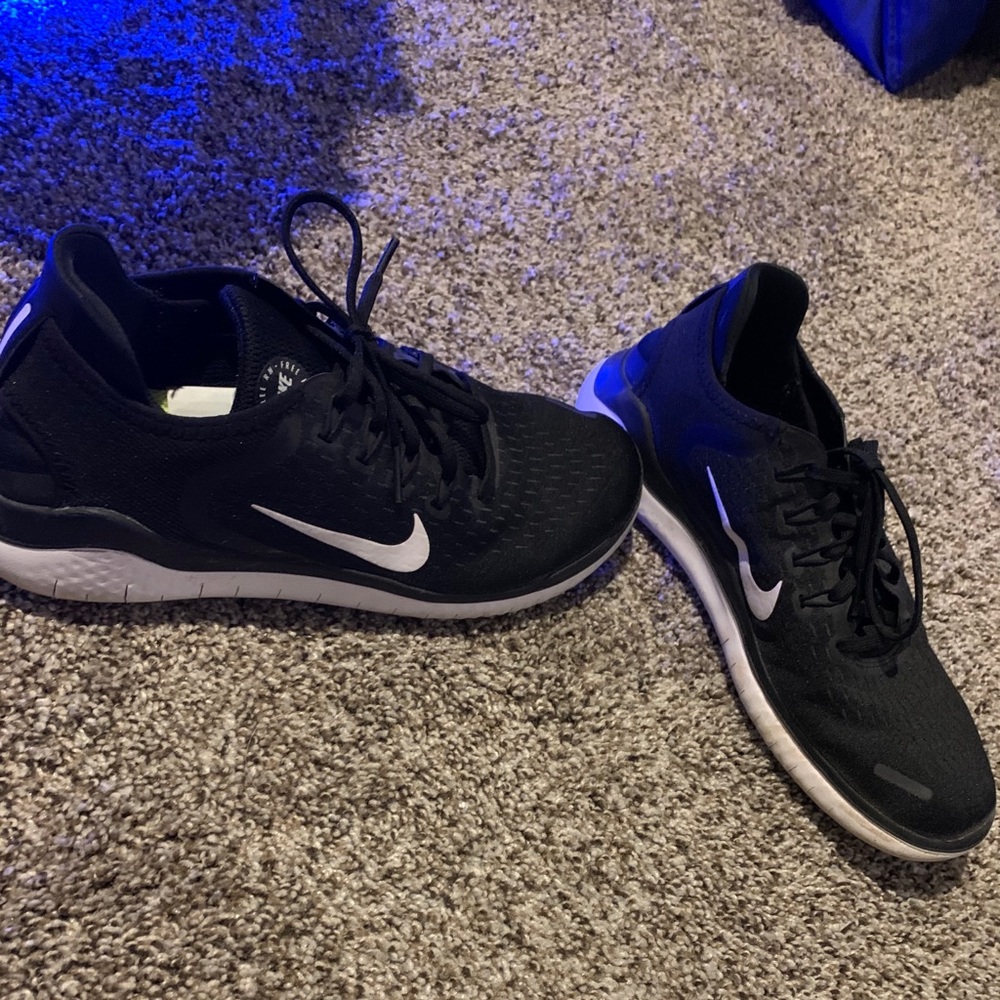 Nike Free runs sz 9.5